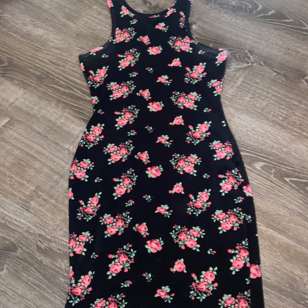 Make an offer!! Womens Dress. Tight fitted dress. Size small. Target Dress.